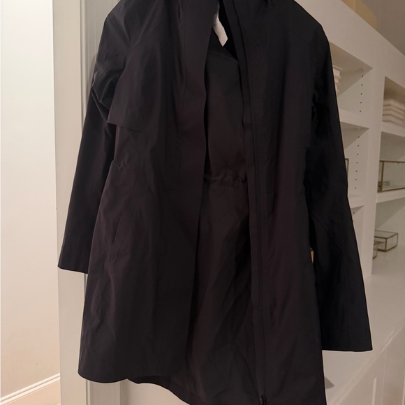 Lululemon Athletica Rain Rebel Black Jacket - Picture 1 of 3